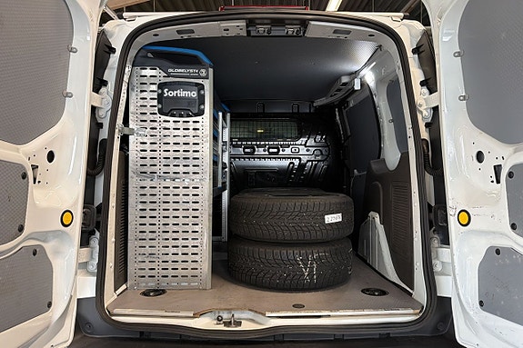 Ford Transit Connect 5 of 14