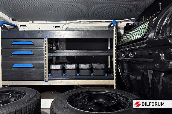Ford Transit Connect 10 of 14