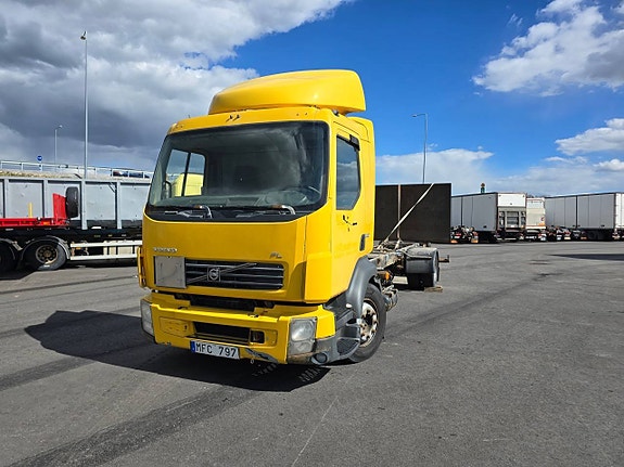 Volvo FL240 4x2 Chassi