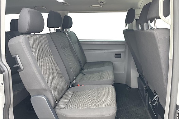 Volkswagen Caravelle 9 of 20