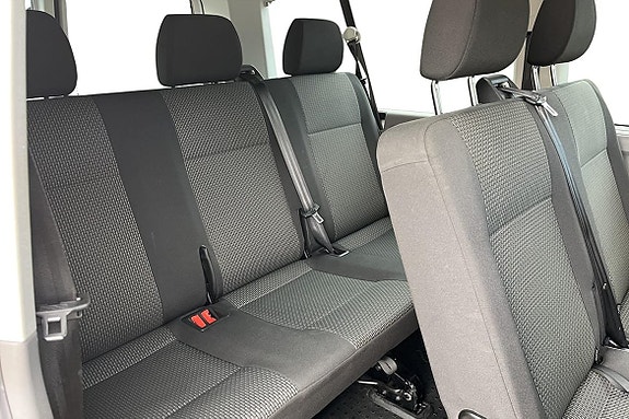 Volkswagen Caravelle 10 of 20