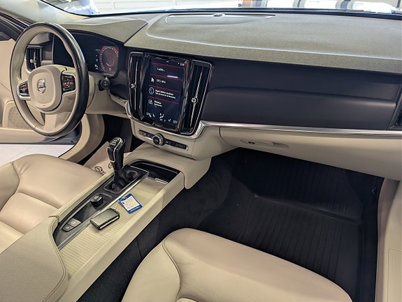 Volvo V90 8 of 15