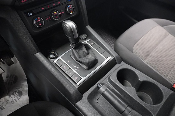 Volkswagen Amarok 10 of 12