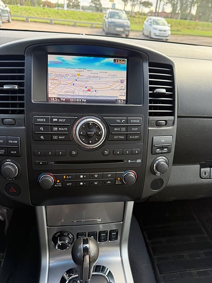 Nissan Navara 10 of 19