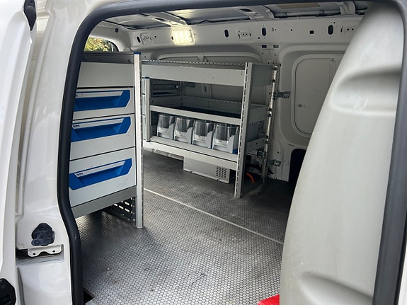 Volkswagen Caddy Maxi 8 of 12