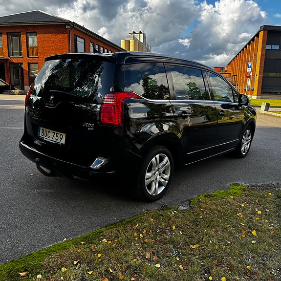 Peugeot 5008 3 of 10