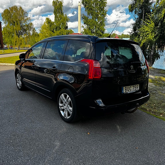 Peugeot 5008 4 of 10