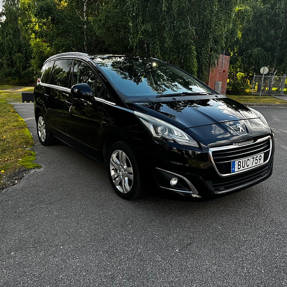 Peugeot 5008 2 of 10