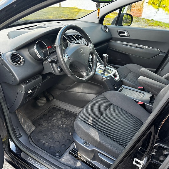 Peugeot 5008 5 of 10