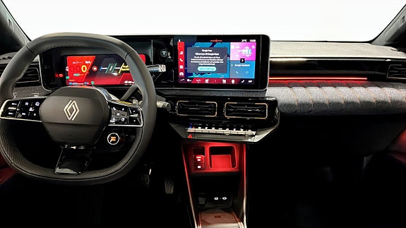 Renault 4 E-Tech 4 of 12