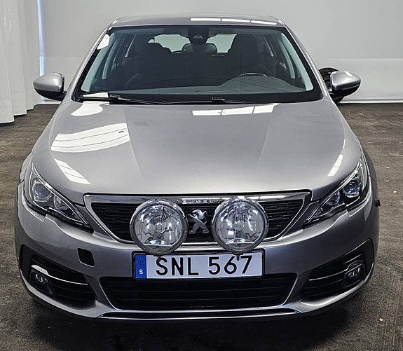 Peugeot 308 8 of 13