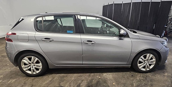 Peugeot 308 10 of 13