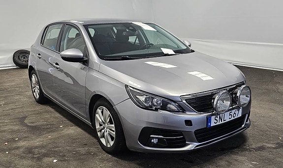 Peugeot 308 2 of 7
