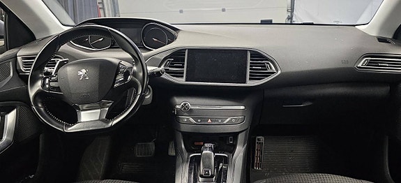Peugeot 308 3 of 7
