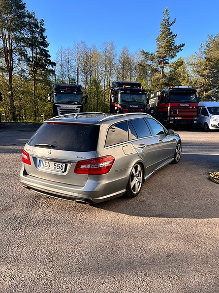 Mercedes-Benz E250 5 of 5