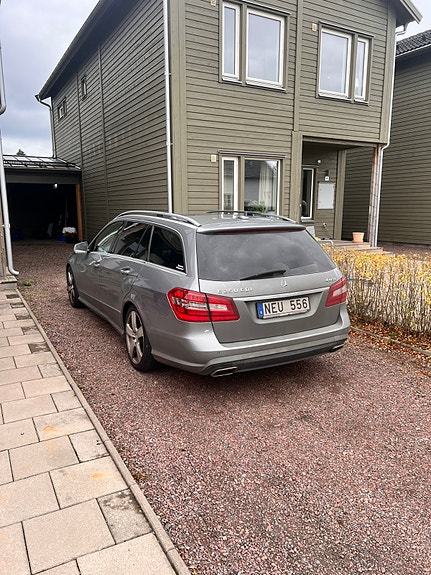 Mercedes-Benz E 250 4 of 5