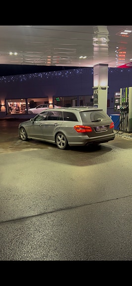 Mercedes-Benz E250 2 of 5