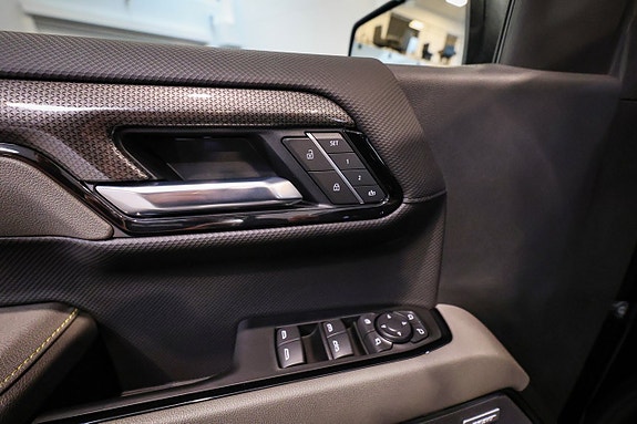 Chevrolet Silverado EV 29 of 30