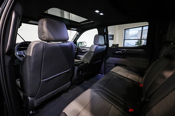 Chevrolet Silverado EV 23 of 30