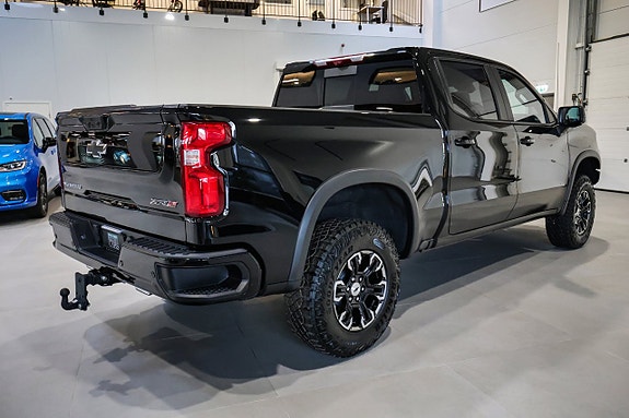 Chevrolet Silverado EV 4 of 30