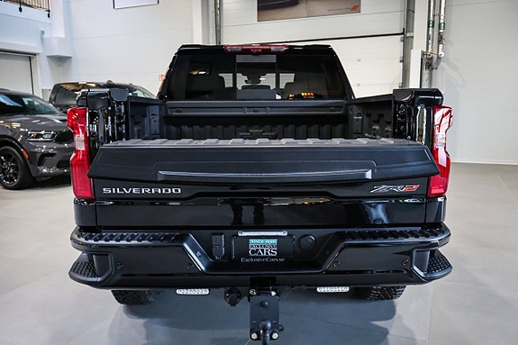 Chevrolet Silverado EV 7 of 30
