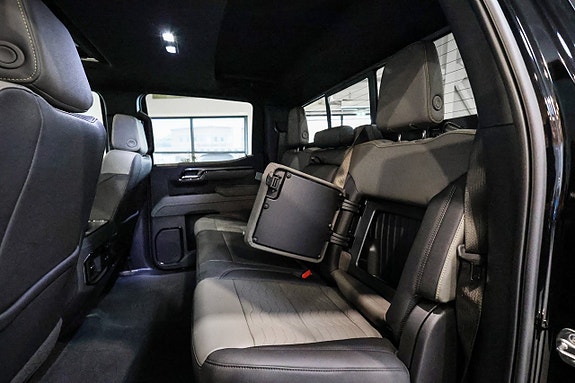 Chevrolet Silverado EV 20 of 30