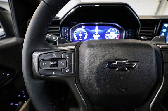 Chevrolet Silverado EV 25 of 30