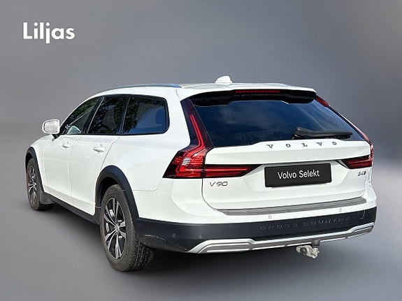 Volvo V90 Cross Country 3 of 4