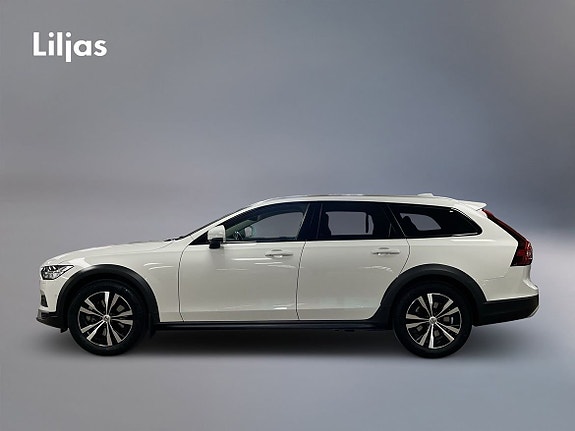 Volvo V90 Cross Country 3 of 11