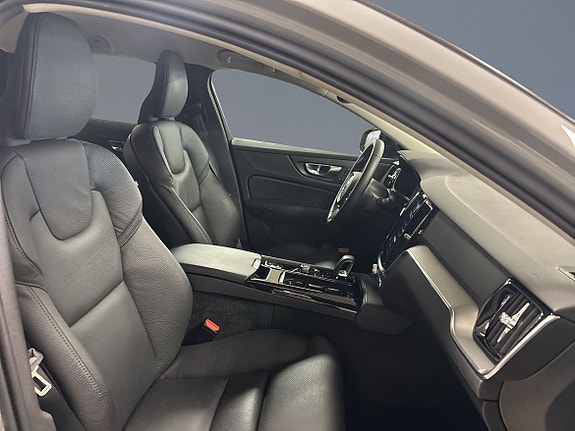 Volvo V60 7 of 12