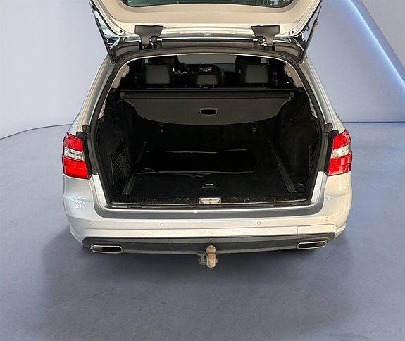 Mercedes-Benz E250 6 of 27