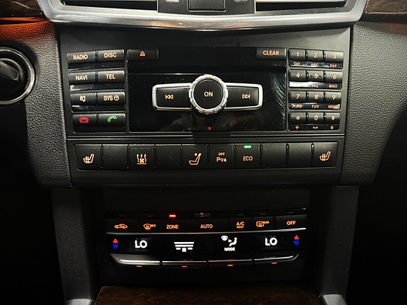 Mercedes-Benz E250 21 of 27