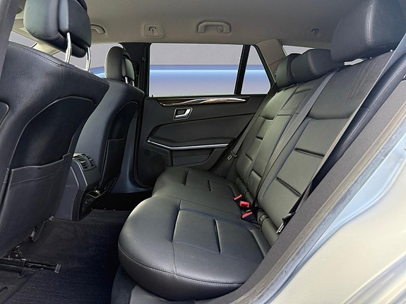 Mercedes-Benz E250 24 of 27