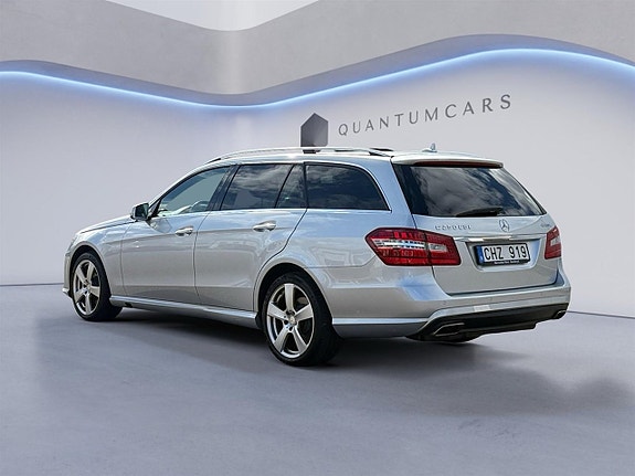 Mercedes-Benz E250 3 of 27
