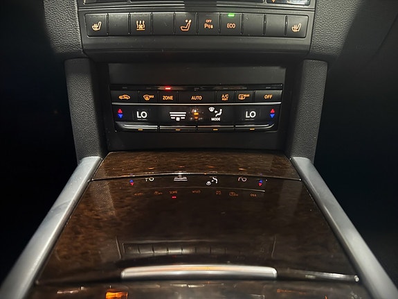 Mercedes-Benz E250 20 of 27