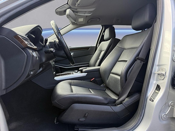 Mercedes-Benz E250 13 of 27