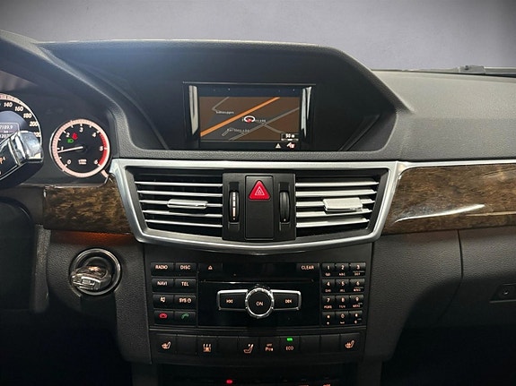 Mercedes-Benz E250 22 of 27