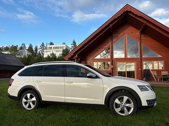 Skoda Octavia Scout 4 of 9