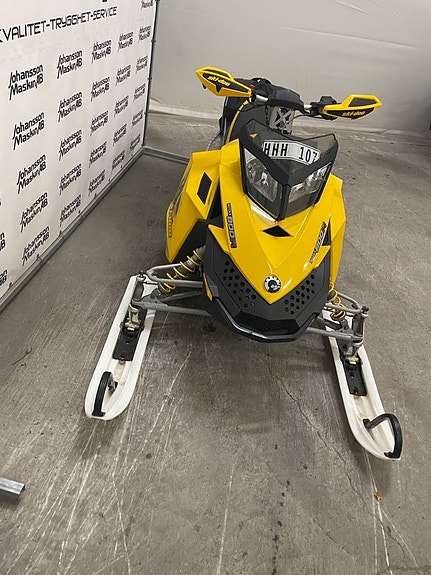 Ski-Doo MXZ XP 800R -08     366mil 6 of 8