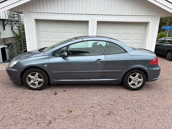 Peugeot 307 CC 2 of 6