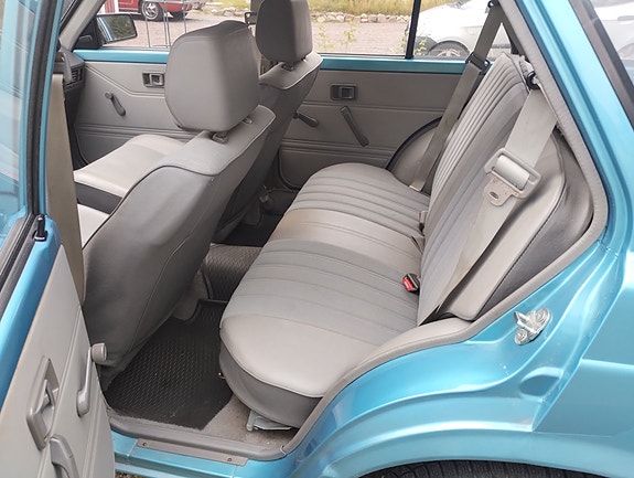 Toyota Starlet 8 of 9