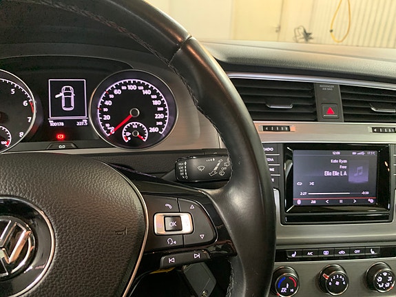 Volkswagen Golf VII 11 of 21