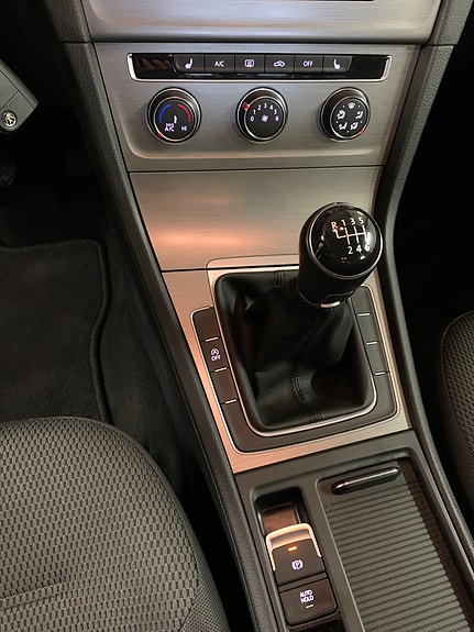 Volkswagen Golf VII 16 of 21