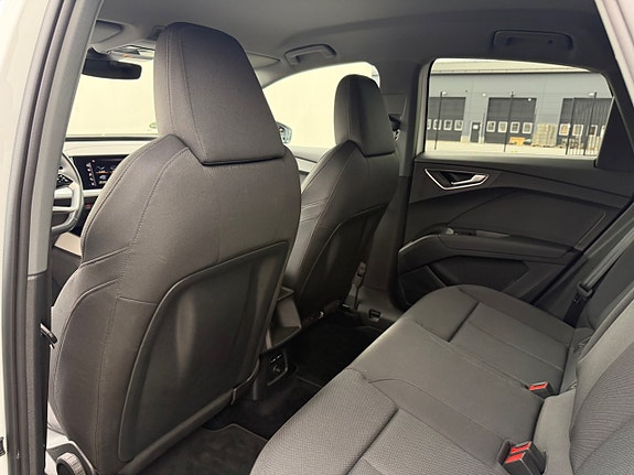 Audi Q4 e-tron 6 of 10
