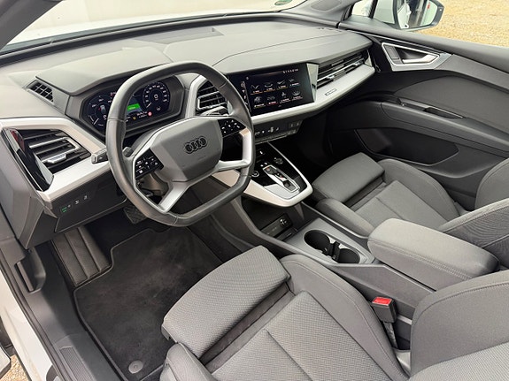 Audi Q4 e-tron 5 of 10