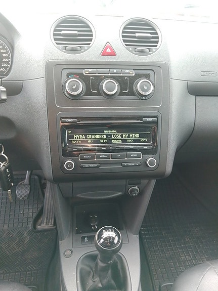 Volkswagen Caddy Maxi 14 of 17