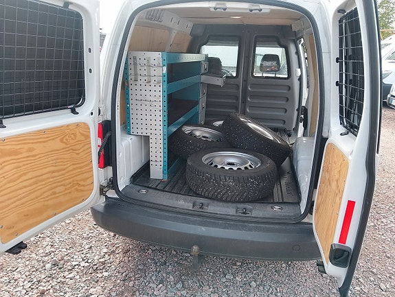 Volkswagen Caddy Maxi 10 of 17