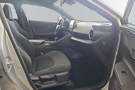 Toyota C-HR 6 of 16