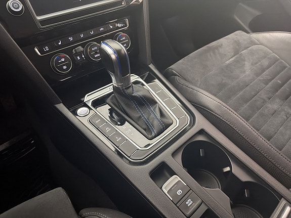 Volkswagen Passat 26 of 30