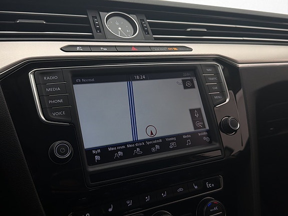 Volkswagen Passat 24 of 30
